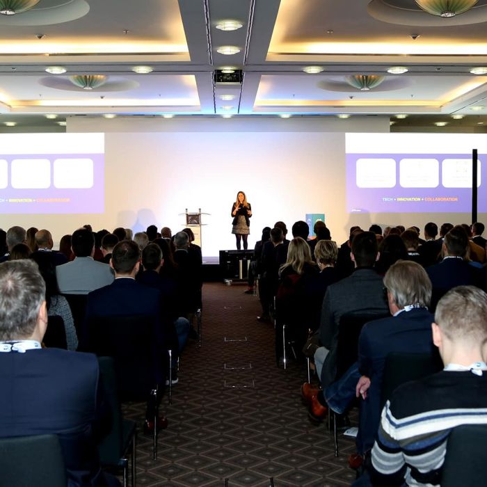 Präsentation beim Pega Community Forum vor Publikum