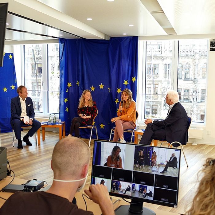 Podiumsdiskussion der Europa Kommission mit Livestream Technik